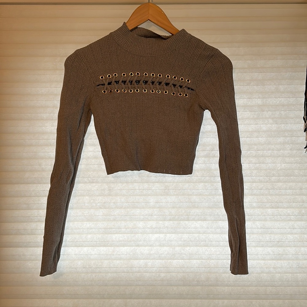 Hera Collection Gray Cropped Shirt